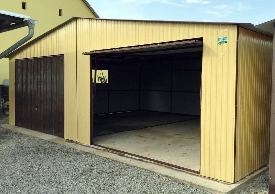 Plechová garáž 8×6 - béžová/hnědá