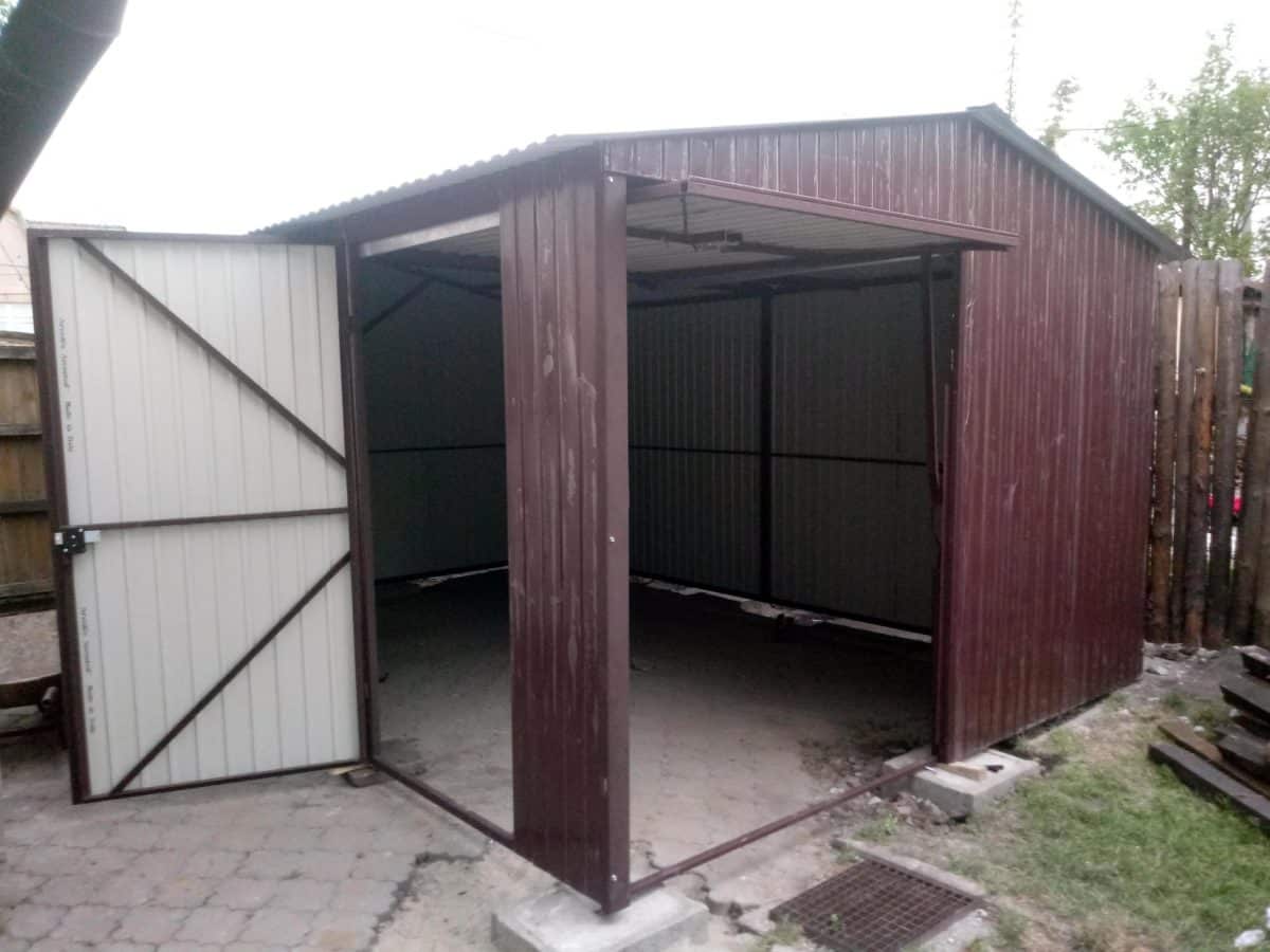 Plechová garáž 3,5x5m tmavě hnědá