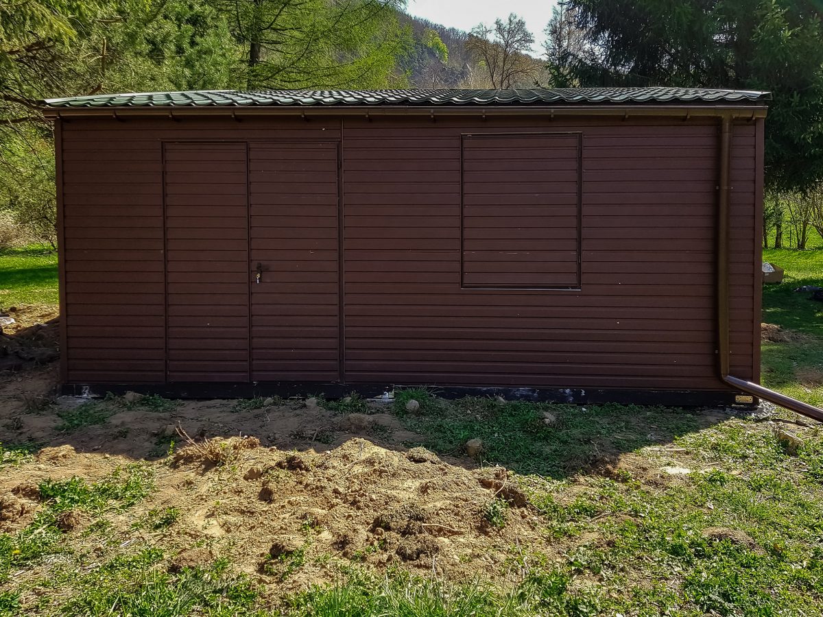 Záhradný domček 8x6m- tmavo hnedá matná