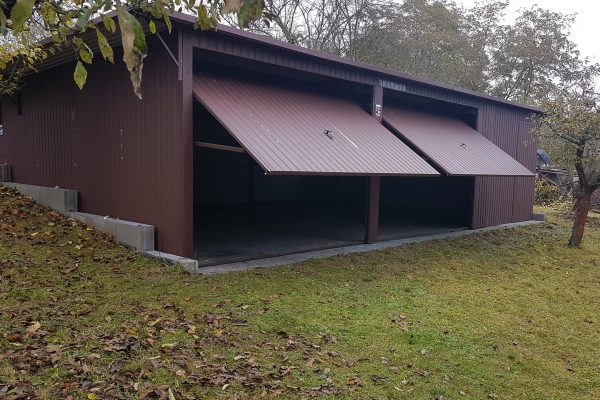Plechová garáž 8,5x6,5m - tmavo hnedá matná