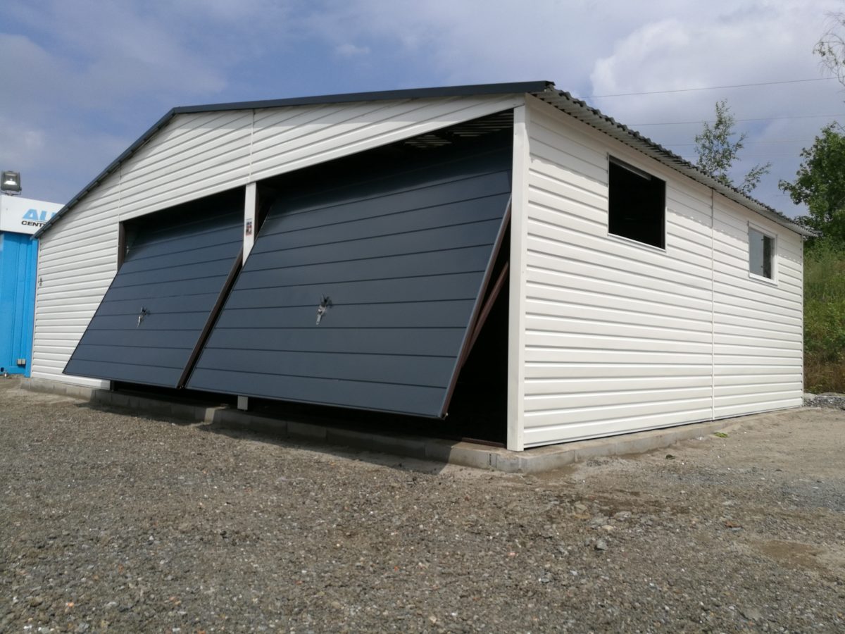 Plechová garáž 9x6m - biela/grafit