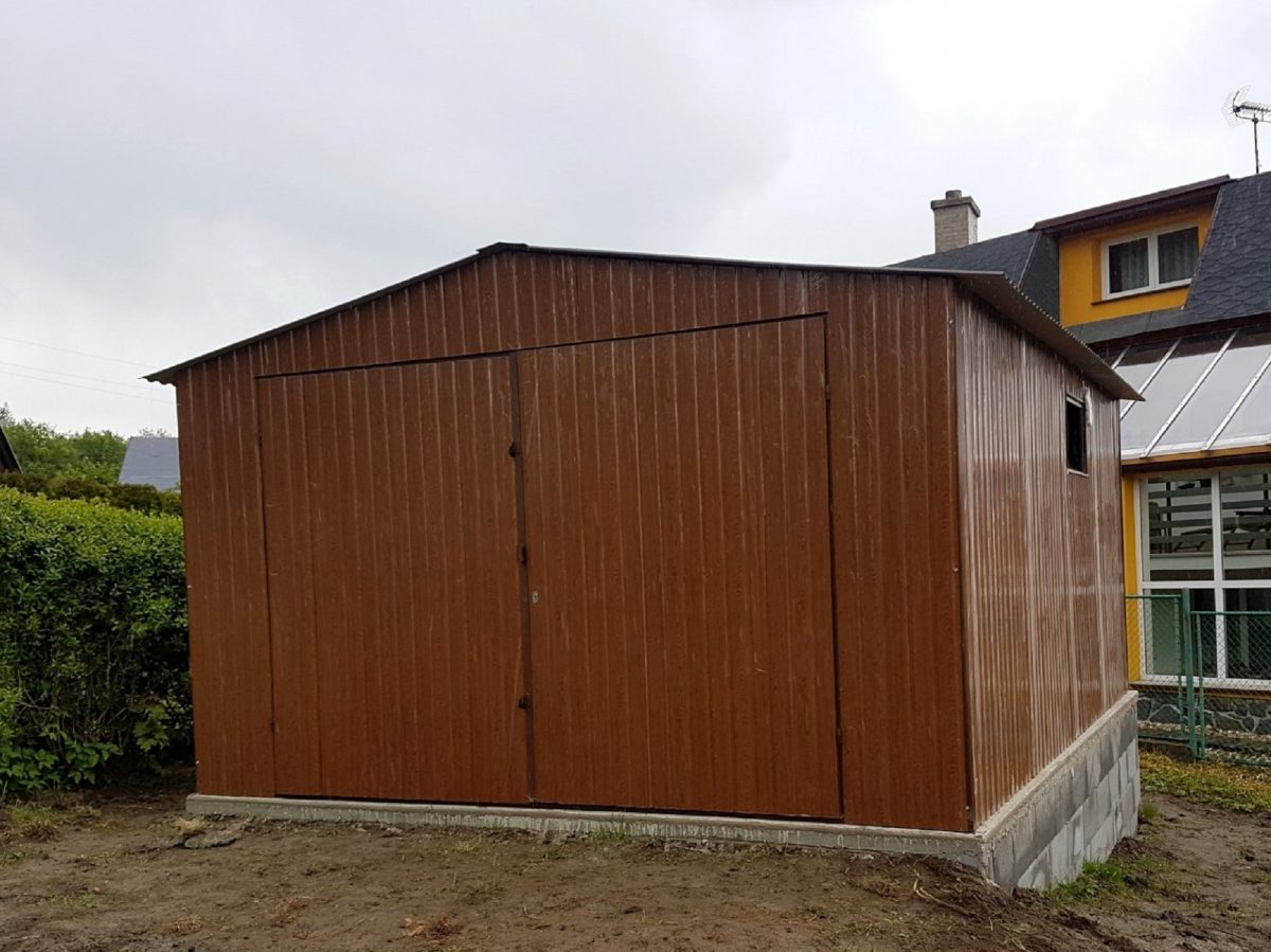 Plechová garáž 4x5m - zlatý dub/dvojkrídlová brána