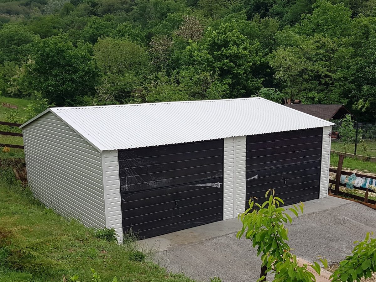Plechová garáž 7x6m - špinavo biela/ čierna matná