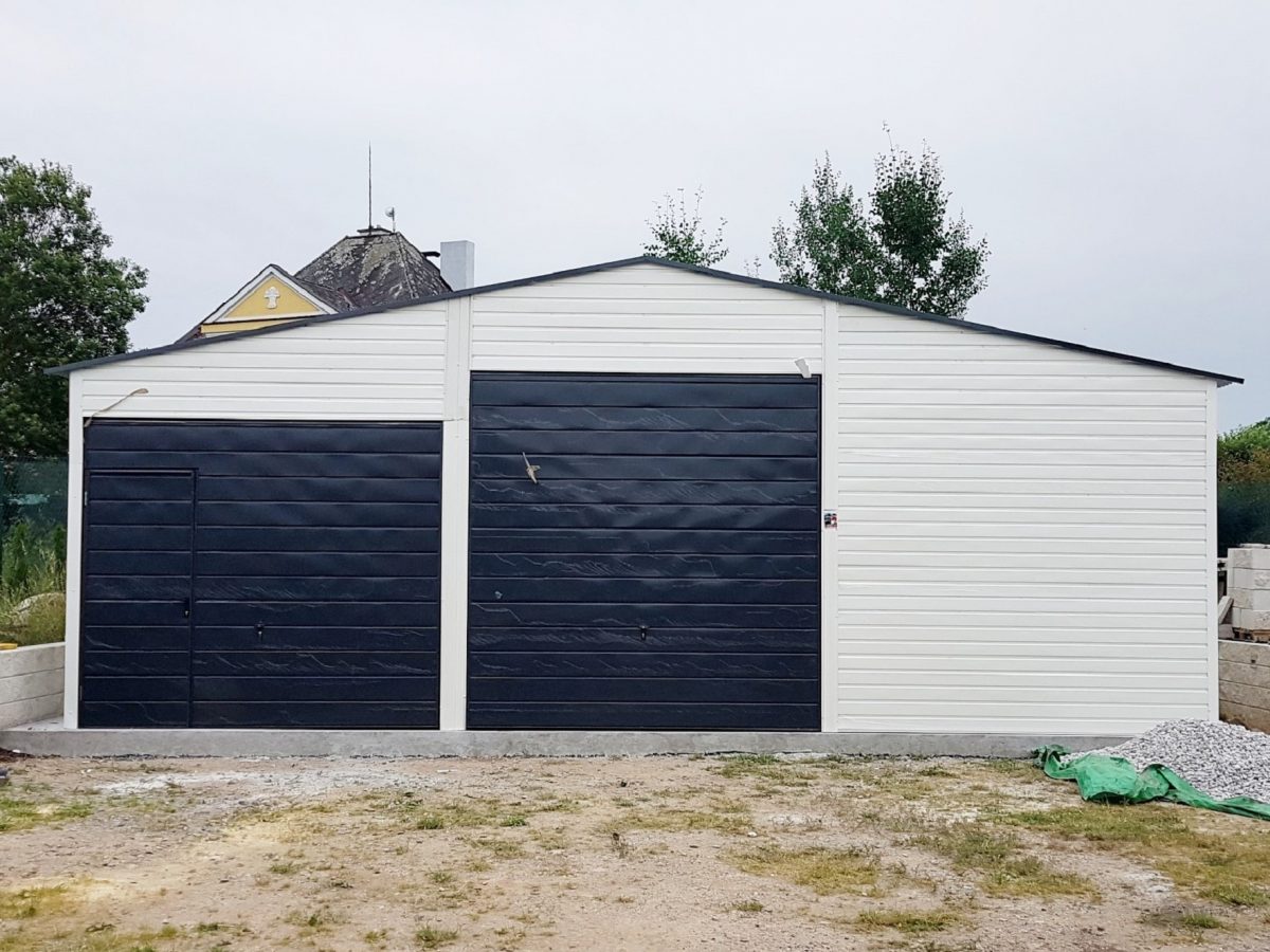 Plechová garáž 9x8m - biela/grafit