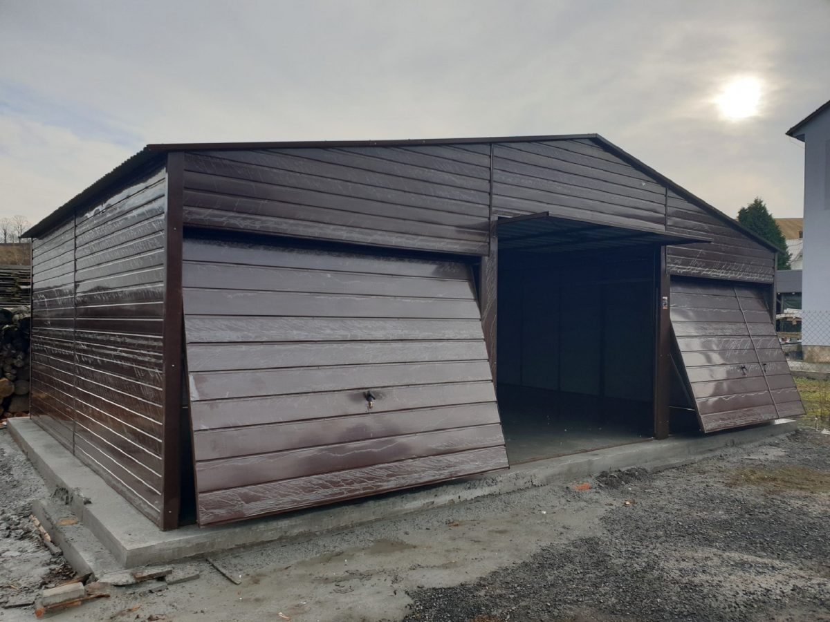 Plechová garáž 9x6 m - tmavo hnedá