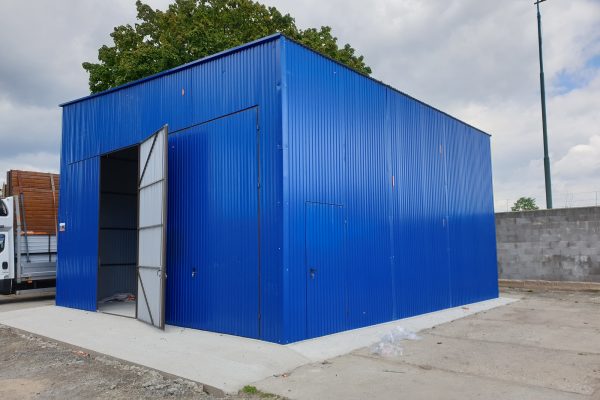Plechová montovaná hala 8x8,5m - modrá